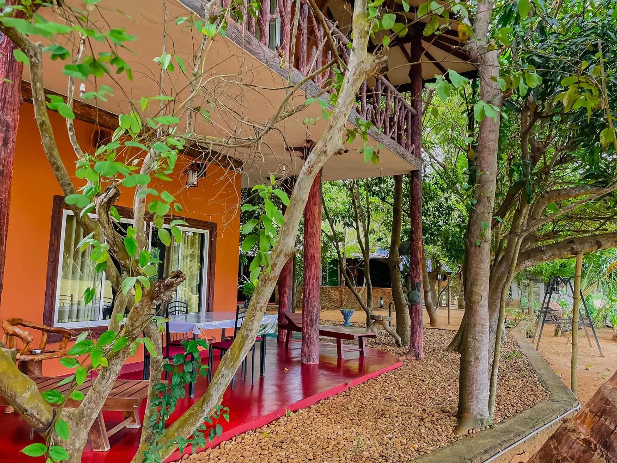 V Cabanas & Yala Safari Place Тисамахарама Екстериор снимка