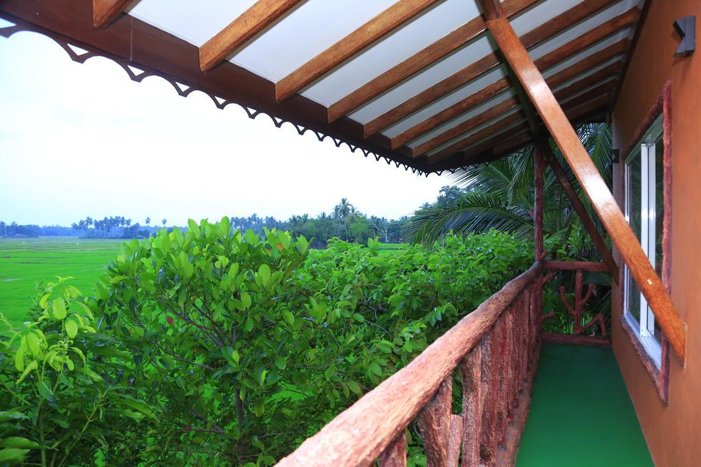 V Cabanas & Yala Safari Place Тисамахарама Екстериор снимка